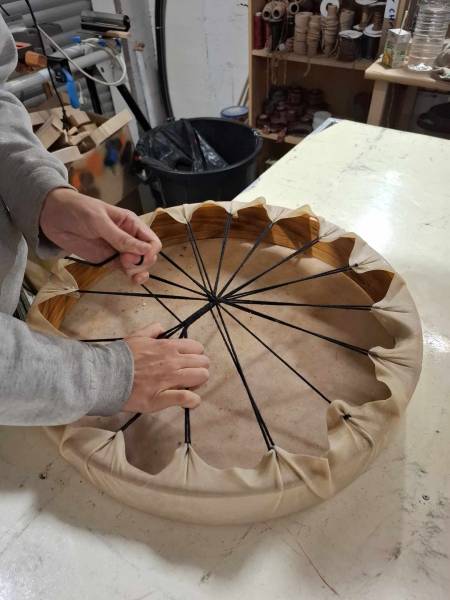 fabrication de tambour amérindien à Six fours dan le Var
