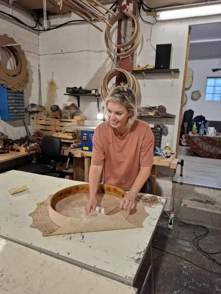 Fabrication de tambour chamanique à Sanary dans le var