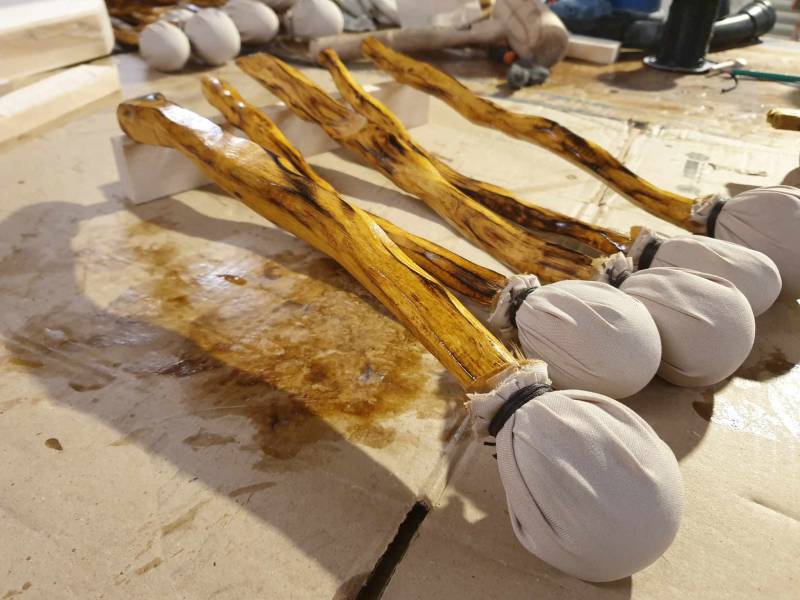 Mailloche pour tambour de l'atelier du marchand de notes à La Seyne près de Marseille